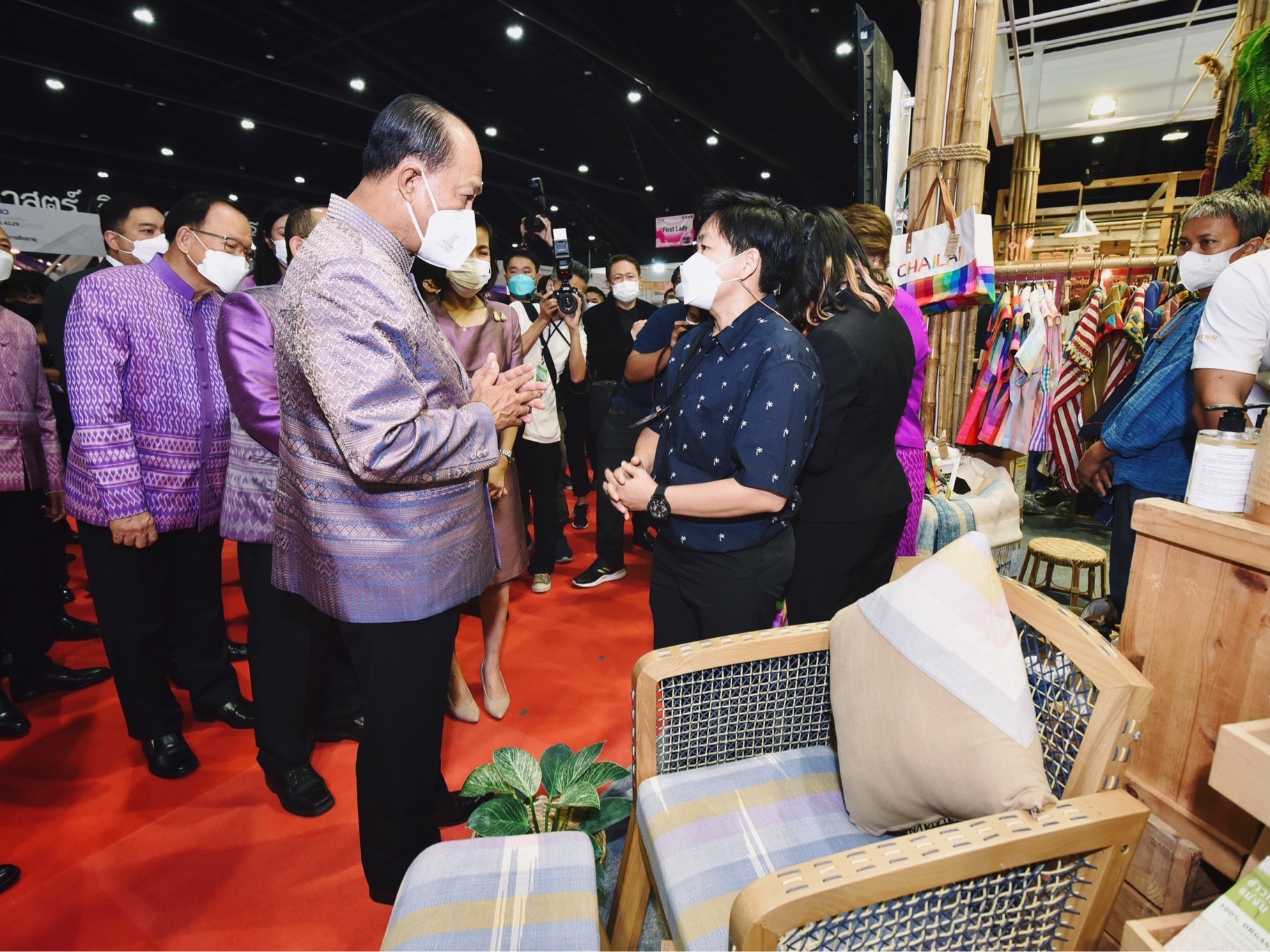 ประชารัฐรักสามัคคีฯ ประเทศไทย ร่วมออกบูธงาน &ldquo;OTOP Midyear 2022&rdquo;  ผลักดันผลิตภัณฑ์ชุมชนออกสู่ตลาด สร้างรายได้กว่า 2.4 ล้านบาท