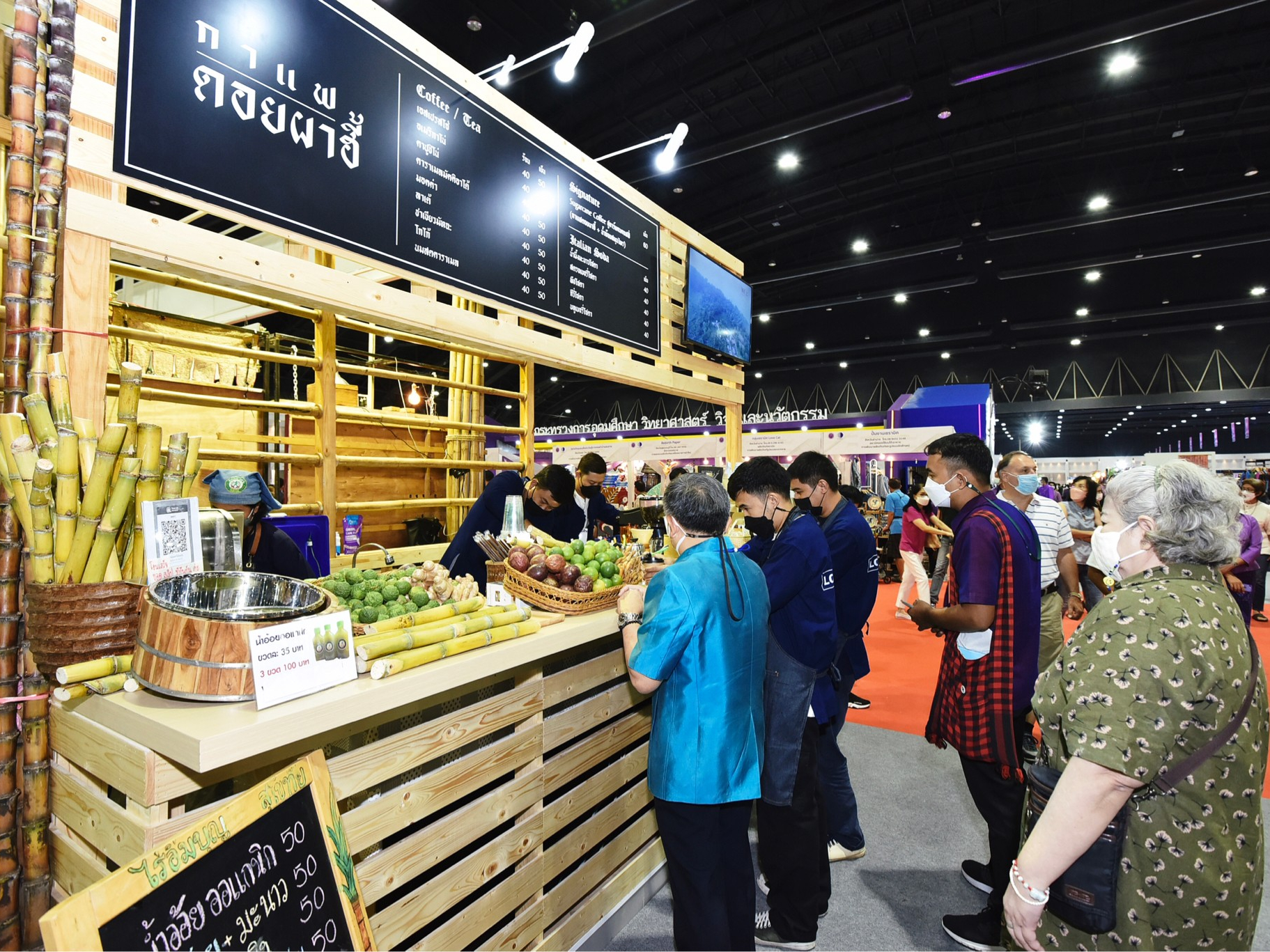 ประชารัฐรักสามัคคีฯ ประเทศไทย ร่วมออกบูธงาน &ldquo;OTOP Midyear 2022&rdquo;  ผลักดันผลิตภัณฑ์ชุมชนออกสู่ตลาด สร้างรายได้กว่า 2.4 ล้านบาท